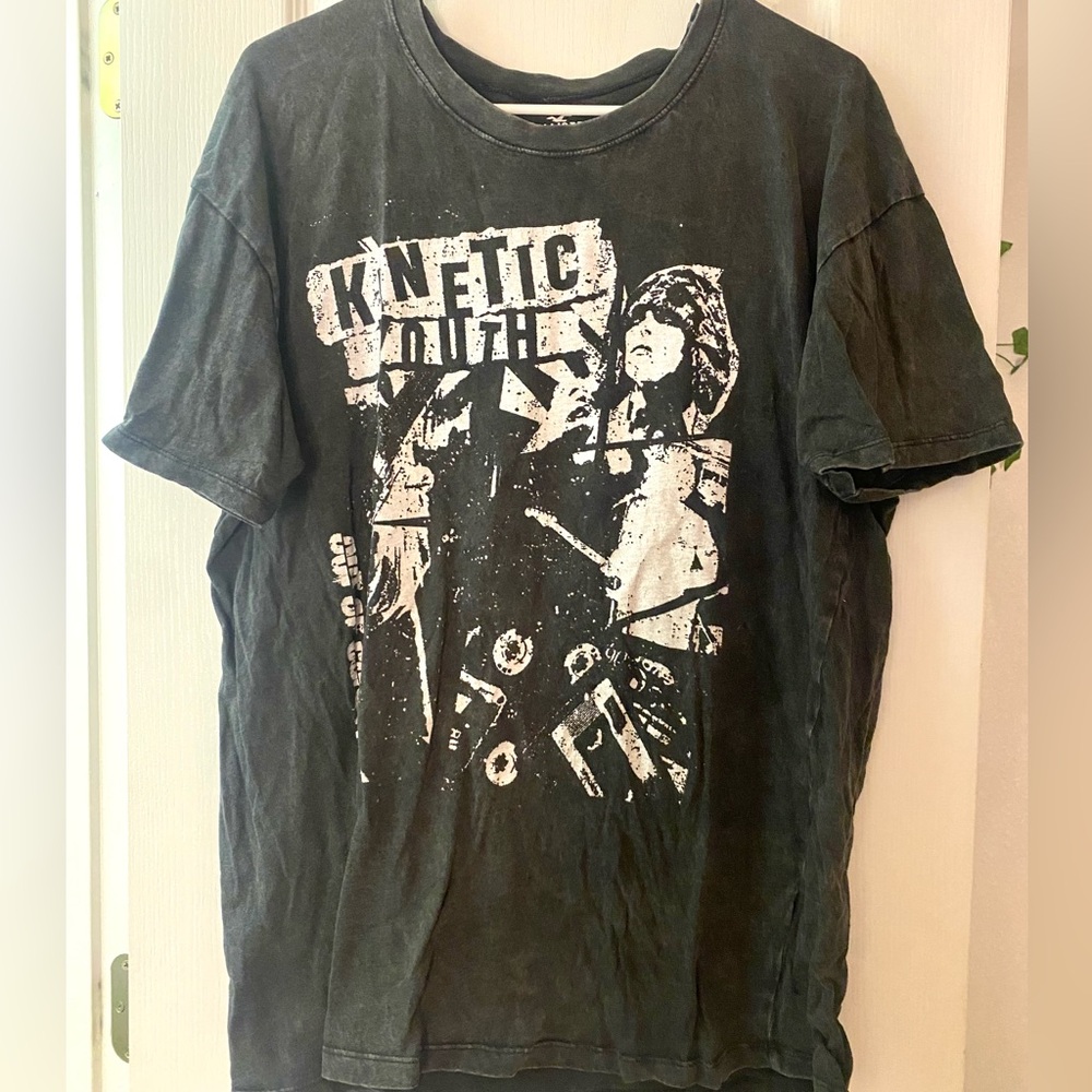 hollister graphic tee